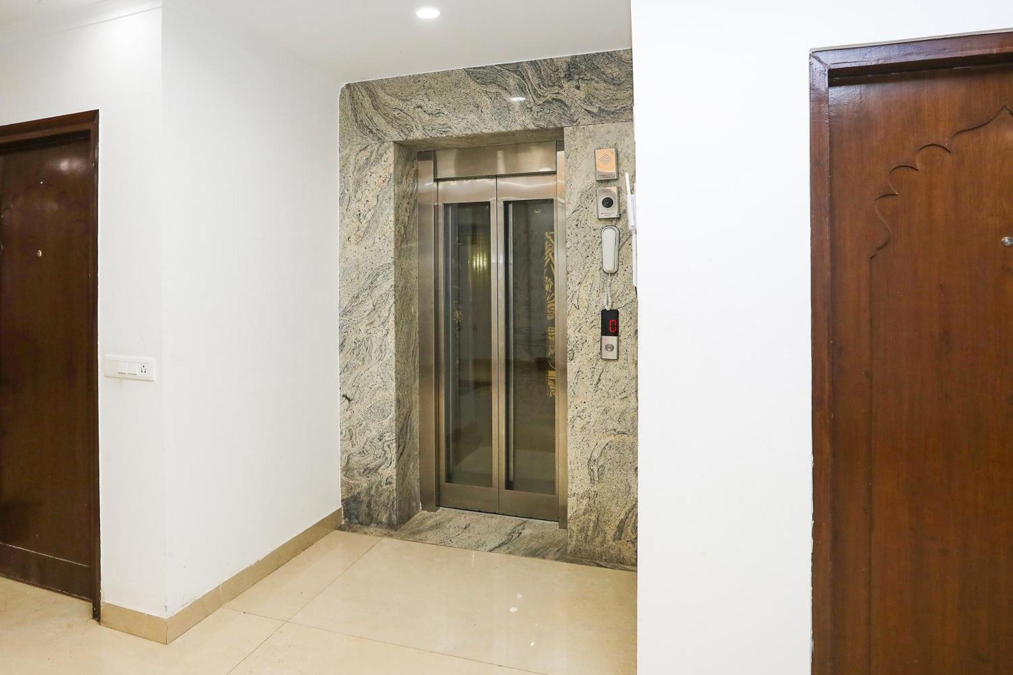 Collection O Residency Near Dwarka Sector 21 Metro Station Hotel Kapas Hera Ngoại thất bức ảnh